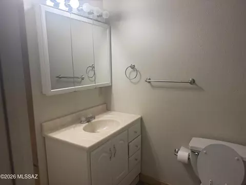 Bath - 3318 E Page Ranch Rd, Willcox, AZ 85643 photo 3 of 3