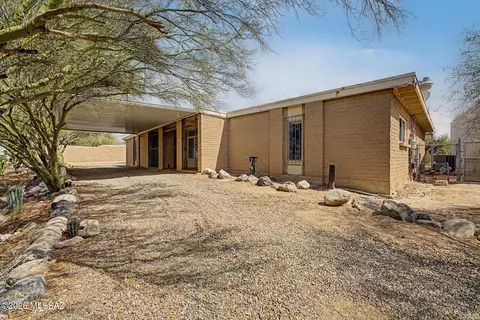 1661 W Magee Rd, Tucson, AZ 85704