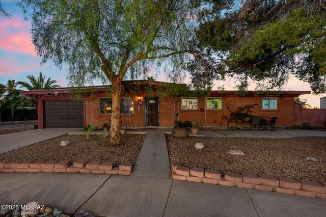 7800 E Joshua Pl, Tucson, AZ 85730