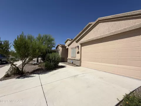 Exterior - 7112 S Victor Dr, Tucson, AZ 85757 photo 3 of 16