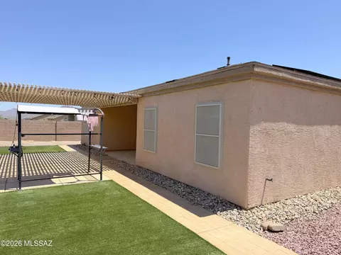 Exterior - 7112 S Victor Dr, Tucson, AZ 85757 photo 10 of 16