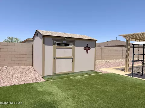 Exterior - 7112 S Victor Dr, Tucson, AZ 85757 photo 8 of 16