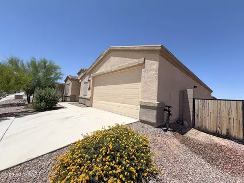 Exterior - 7112 S Victor Dr, Tucson, AZ 85757 photo 2 of 16