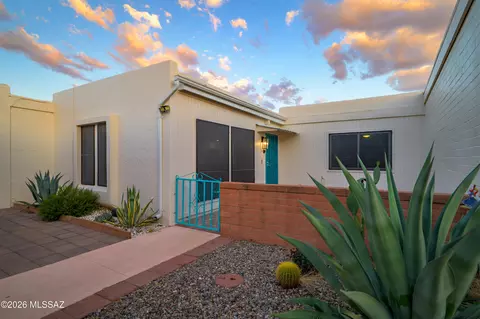 261 W Calle De Las Profetas, Green Valley, AZ 85614