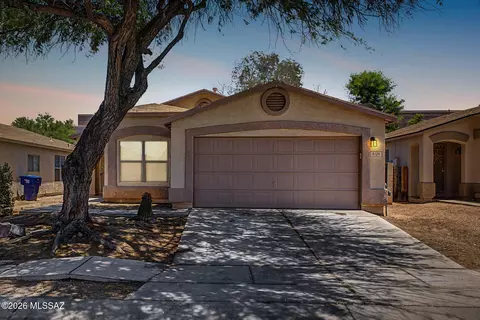 8129 S Sunny Horizon Pl, Tucson, AZ 85747