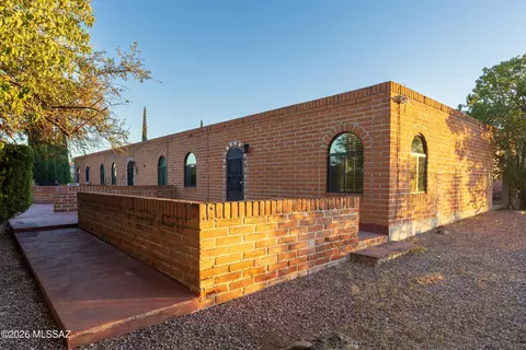 565 N Macnab Dr, Nogales, AZ 85621