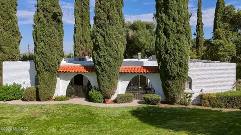 711 W Las Lomitas Rd, Tucson, AZ 85704