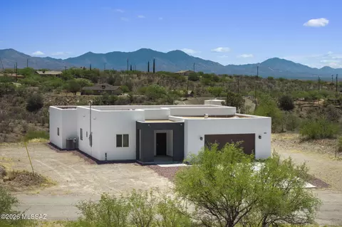 219 Calle Ranaculo, Rio Rico, AZ 85648