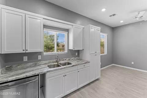 Kitchen - 236 E 23rd St, Tucson, AZ 85713 photo 1 of 1