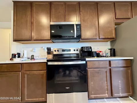 Kitchen - 11984 E Chamrod Dr, Vail, AZ 85641 photo 2 of 5