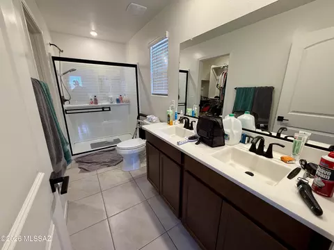 Bath - 11984 E Chamrod Dr, Vail, AZ 85641 photo 1 of 2