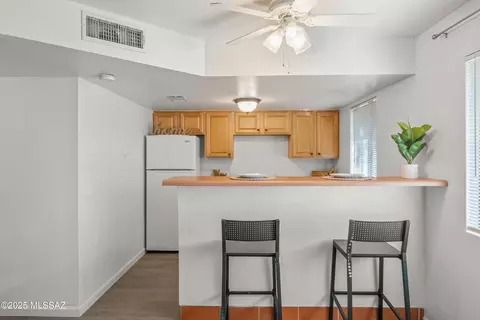 455 W Kelso St #222, Tucson, AZ 85705