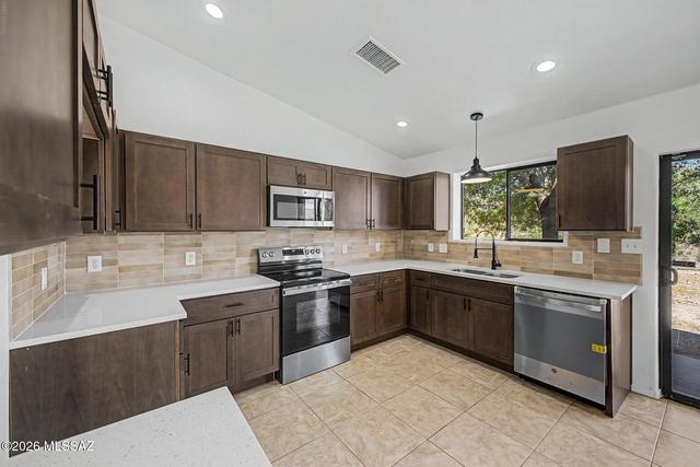 987 Gigi Ct, Rio Rico, AZ 85648