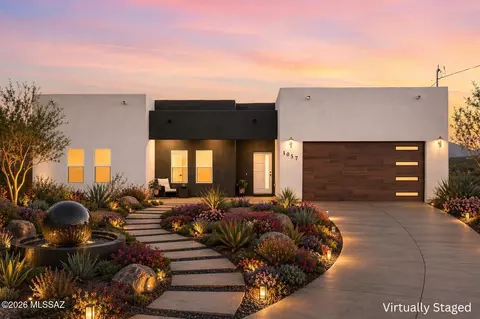 1057 Oso Ct, Rio Rico, AZ 85648