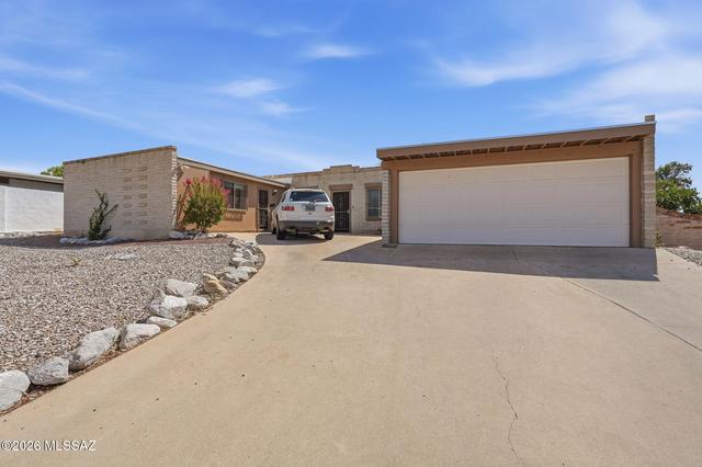 1722 S Camino Seco, Tucson, AZ 85710