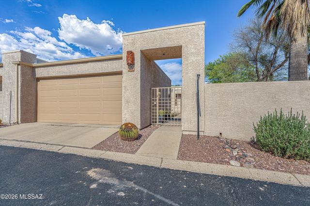 3412 N Catalina Ave, Tucson, AZ 85712
