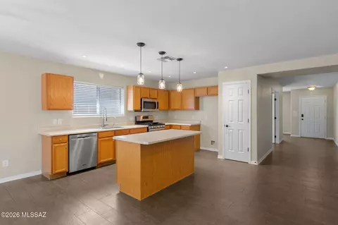 Kitchen - 13368 E Almond Crest Dr, Vail, AZ 85641 photo 2 of 3