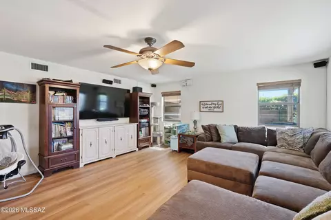 Living - 10650 E Bridgeport St, Tucson, AZ 85747 photo 2 of 2