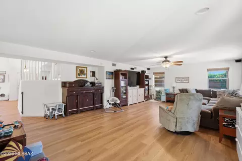 Living - 10650 E Bridgeport St, Tucson, AZ 85747 photo 1 of 2