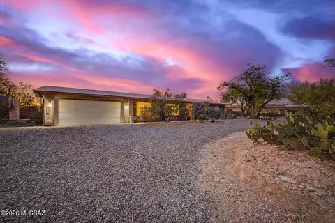 6851 N Machiavelli Way, Tucson, AZ 85741