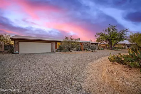 6851 N Machiavelli Way, Tucson, AZ 85741