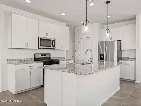 5180 W Bowen House Rd, Tucson, AZ 85757