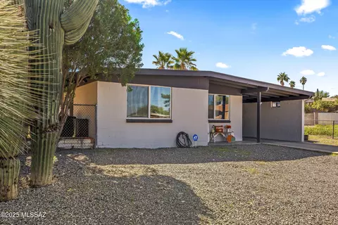 8448 E Ruby Dr, Tucson, AZ 85730