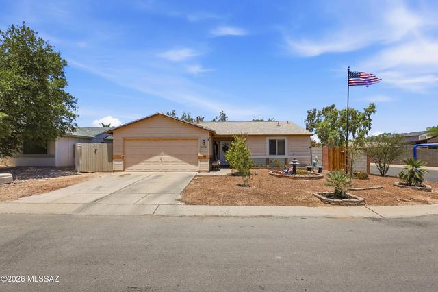 2596 W Firebrook Rd, Tucson, AZ 85741