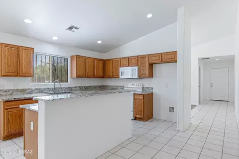 Kitchen - 4029 E Big Game Pl, Tucson, AZ 85706 photo 1 of 5