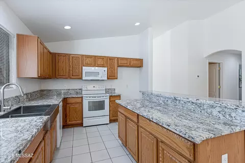 Kitchen - 4029 E Big Game Pl, Tucson, AZ 85706 photo 2 of 5