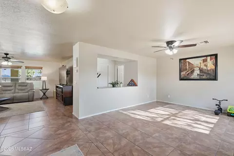 Entry Way - 13726 E Shadow Pines Ln, Vail, AZ 85641 photo 1 of 2