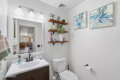 Bath - 13726 E Shadow Pines Ln, Vail, AZ 85641 photo 1 of 4