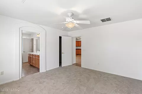 Bedroom - 12757 E Hartshorn Pass, Vail, AZ 85641 photo 5 of 9