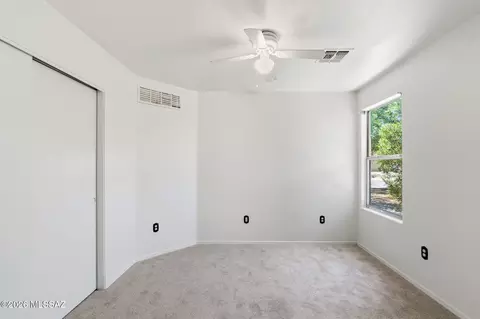 Bedroom - 12757 E Hartshorn Pass, Vail, AZ 85641 photo 1 of 9