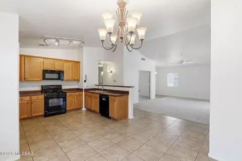 Kitchen - 12757 E Hartshorn Pass, Vail, AZ 85641 photo 1 of 7