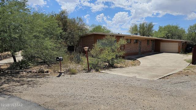2611 N Teresa Ln, Tucson, AZ 85745