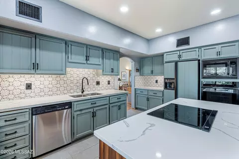 100 N Eastern Slope Loop, Tucson, AZ 85748 photo 11