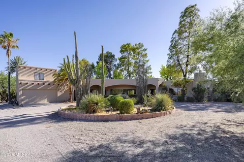 Exterior - 7944 E Cloud Rd, Tucson, AZ 85750 photo 8 of 8