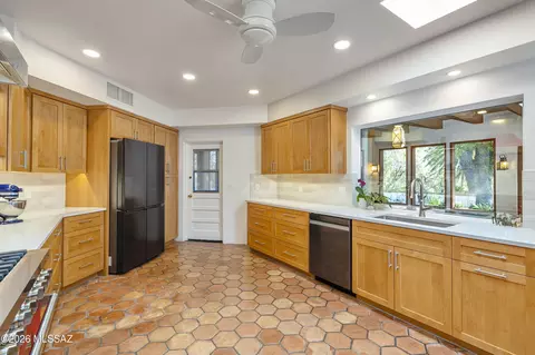 Kitchen - 7944 E Cloud Rd, Tucson, AZ 85750 photo 3 of 3