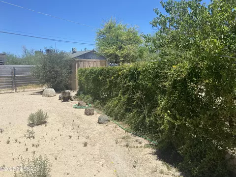 Exterior - 310 W Canada St, Tucson, AZ 85706 photo 16 of 18