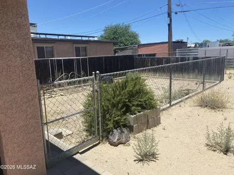 Exterior - 310 W Canada St, Tucson, AZ 85706 photo 15 of 18