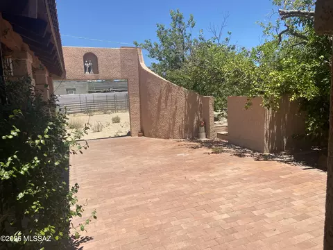 Exterior - 310 W Canada St, Tucson, AZ 85706 photo 12 of 18