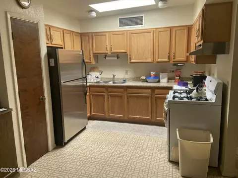 Kitchen - 310 W Canada St, Tucson, AZ 85706 photo 1 of 2