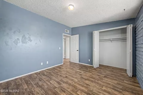 Bedroom - 8965 E 35th Cir, Tucson, AZ 85710 photo 3 of 3