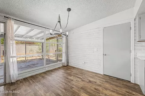 Dining - 8965 E 35th Cir, Tucson, AZ 85710 photo 1 of 1