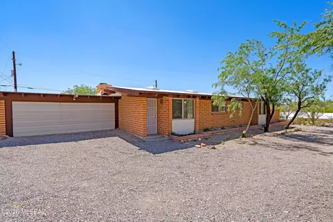1543 N Plaza De Lirios, Tucson, AZ 85745