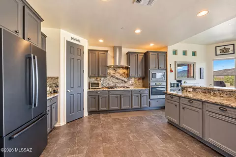Kitchen - 14589 E Circle Q Rnch, Vail, AZ 85641 photo 5 of 5