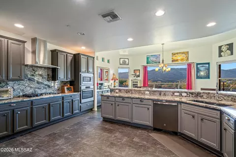 Kitchen - 14589 E Circle Q Rnch, Vail, AZ 85641 photo 4 of 5