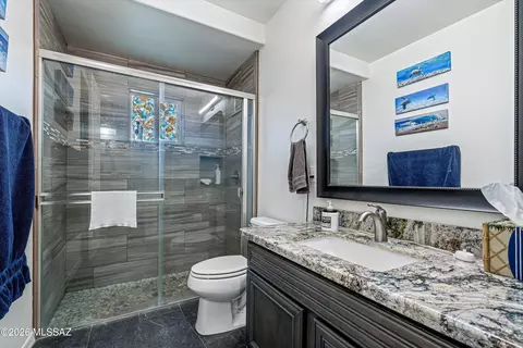 Bath - 14589 E Circle Q Rnch, Vail, AZ 85641 photo 1 of 4
