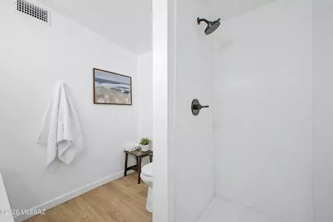 Bath - 5414 E 3rd St, Tucson, AZ 85711 photo 2 of 4